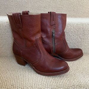 Frye cognac brown ankle boots 6 1/2